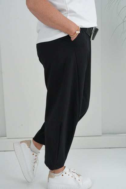 Hose in Schwarz (38-42+)