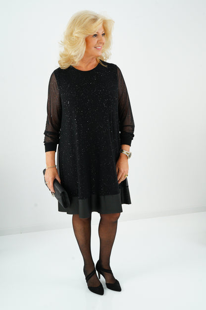 Kleid in Schwarz (38-42+)