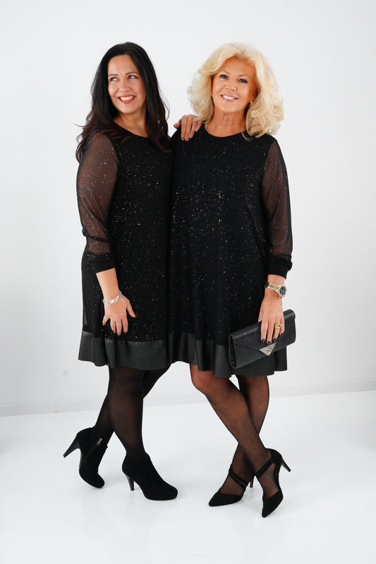 Kleid in Schwarz (38-42+)