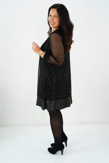 Kleid in Schwarz (38-42+)