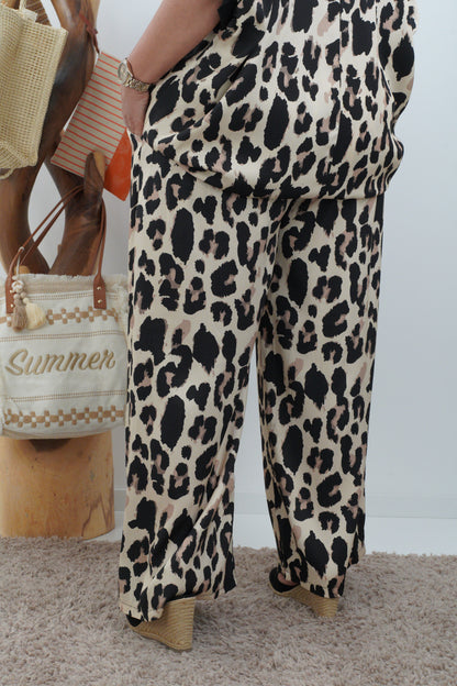 Hose in Leo-Beige-Schwarz (42-46)