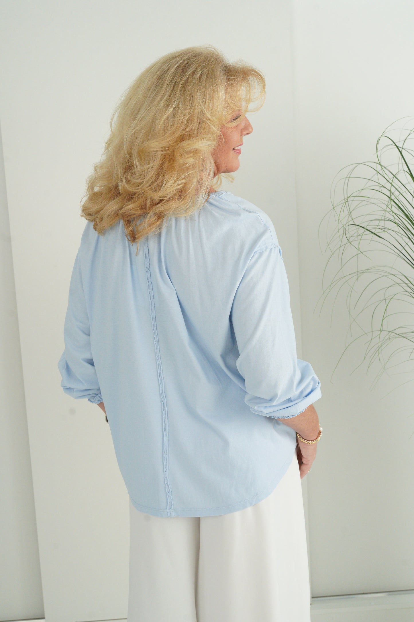 Shirt in Hellblau (38-44)