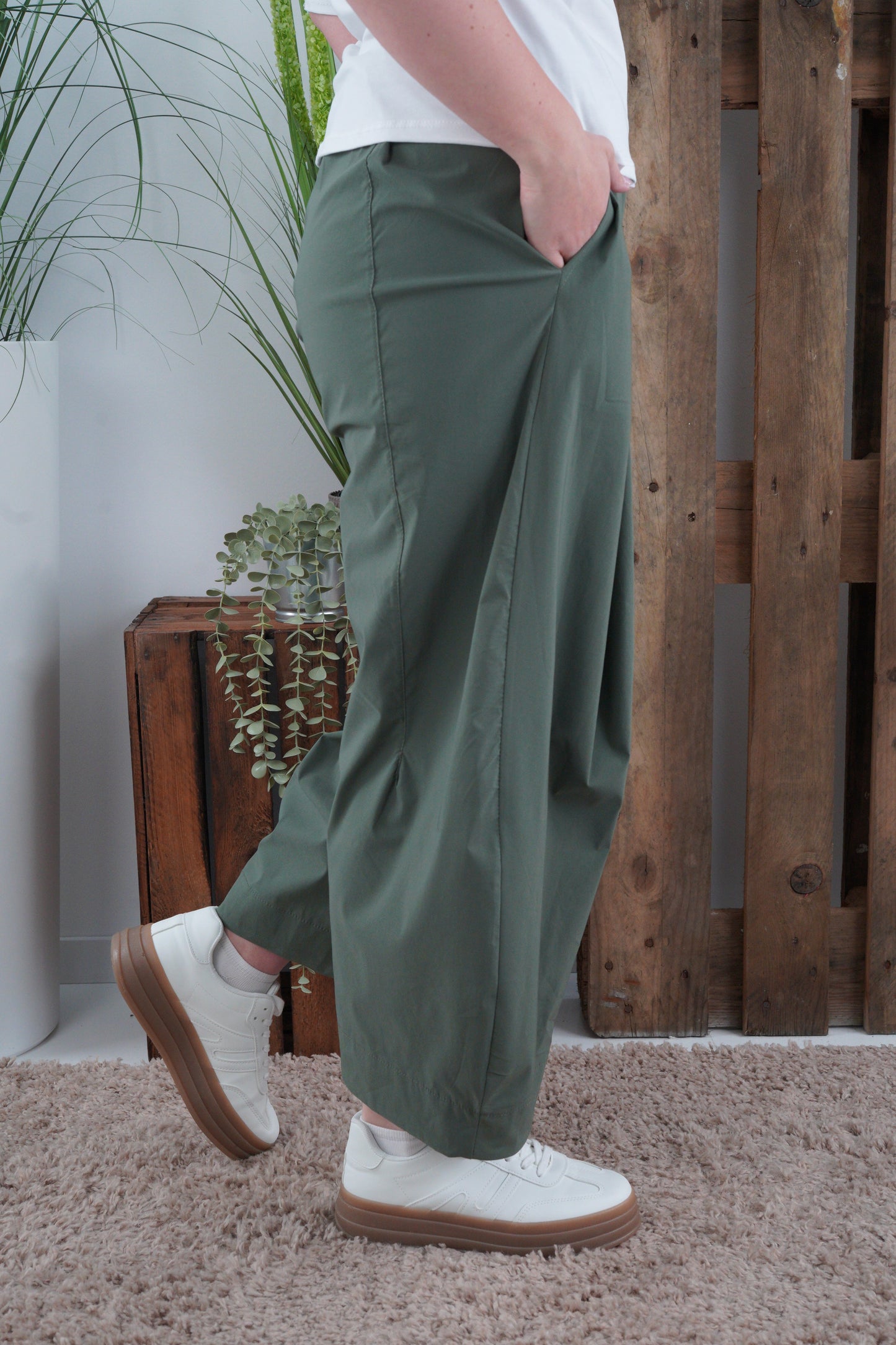 Hose in Khaki (36-40)