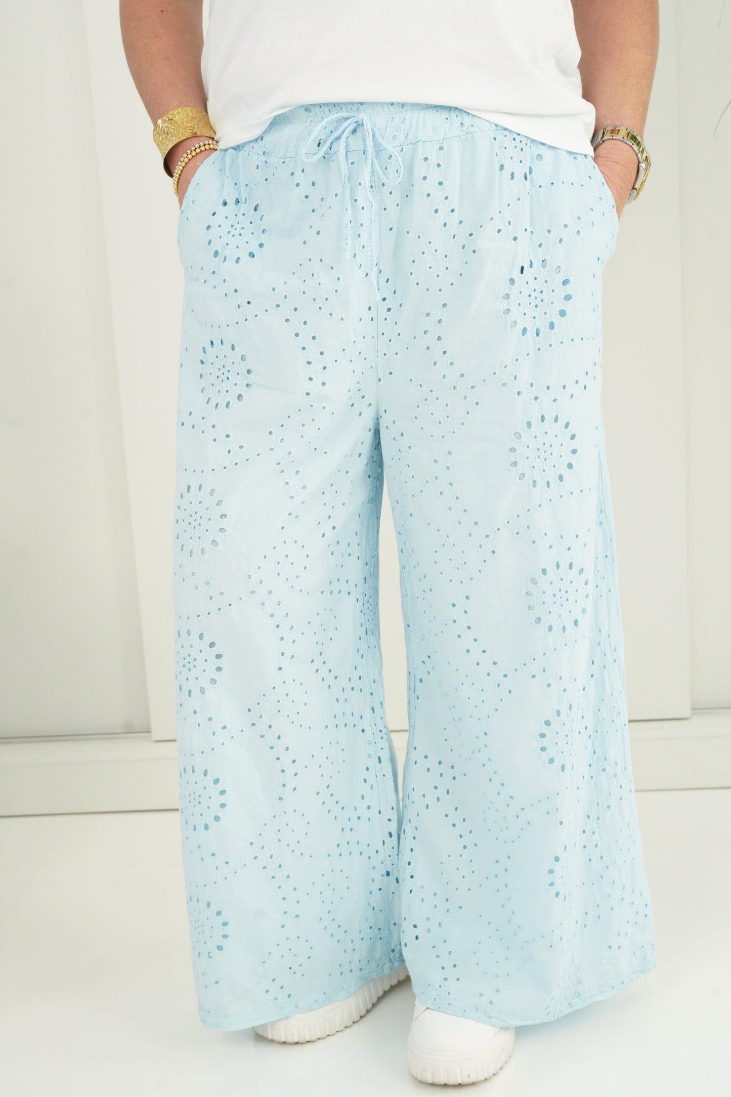 Hose in Hellblau (38-42)