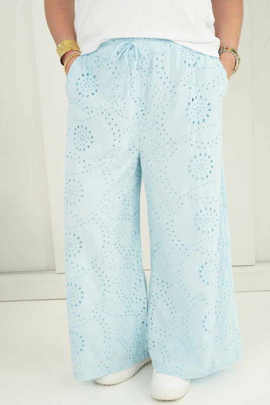 Hose in Hellblau (38-42)