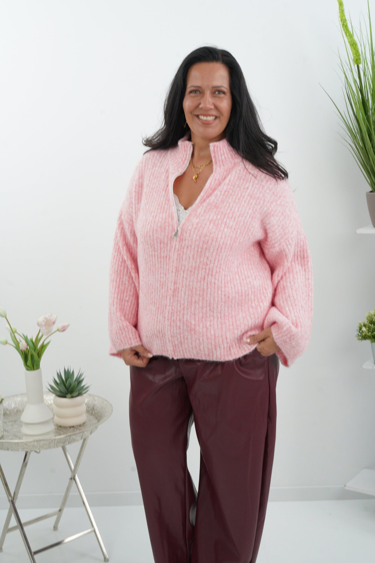 Edle Hose in Bordeaux mit Lederoptik (42-46+)