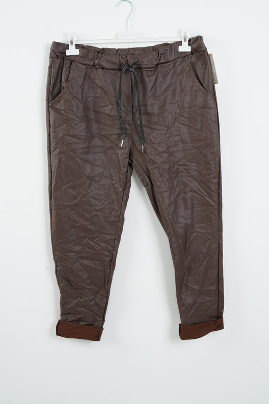 Lederimitat Joggpant in Schoko (42-46)