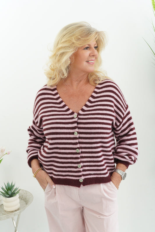 Charmante Strickjacke in der Farbkombination Bordeaux-Rosa (38-44)