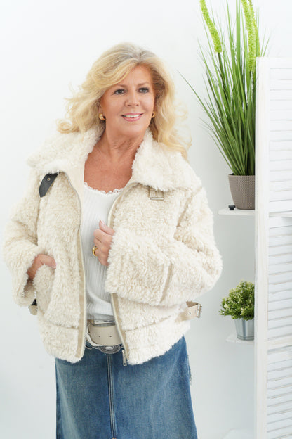Kuschelige Teddyjacke in edlem Creme (38-42+)