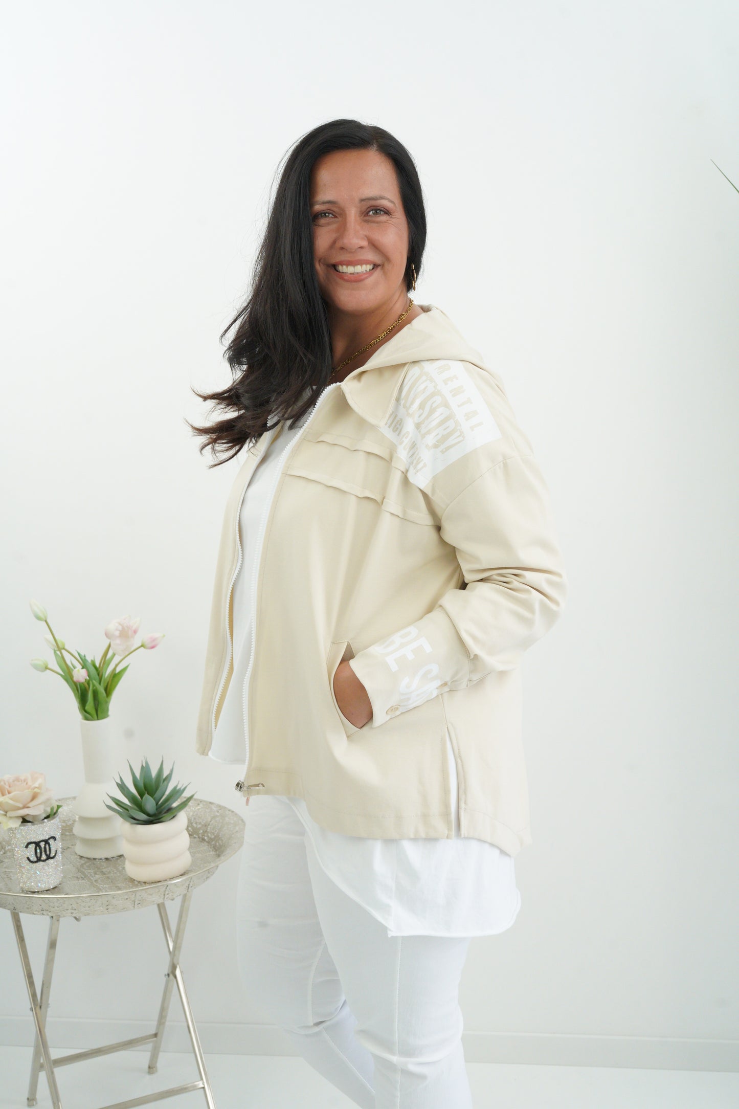 Stillvolle Jacke in Beige (40-44+)