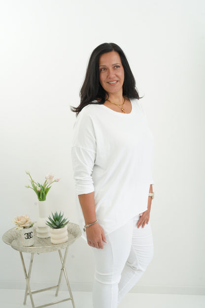 Lässiges Shirt in klassischem Weiß mit legerer Passform (42-48)