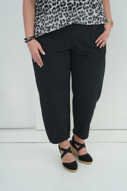 Hose in Schwarz (42-44)