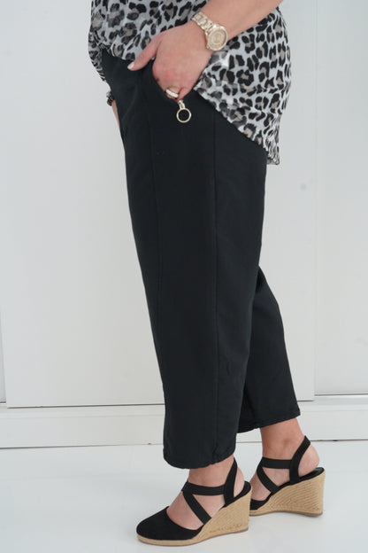 Hose in Schwarz (42-44)