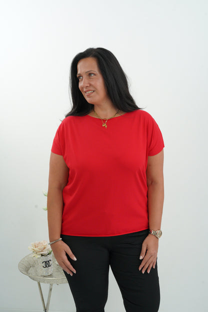 Ausdrucksstarkes T-Shirt in leuchtendem Rot (40-44)