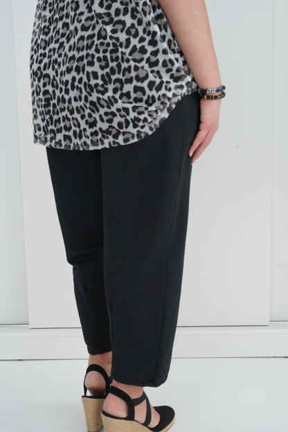 Hose in Schwarz (42-44)