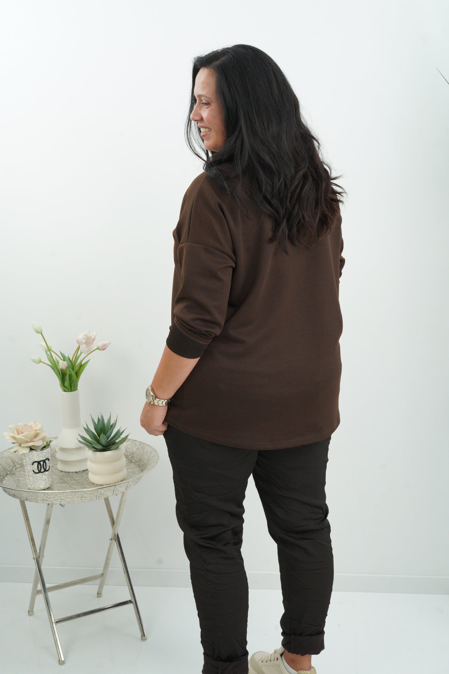 Sweatshirt in  Schoko mit besonderem Kontrastdetail (40-44)