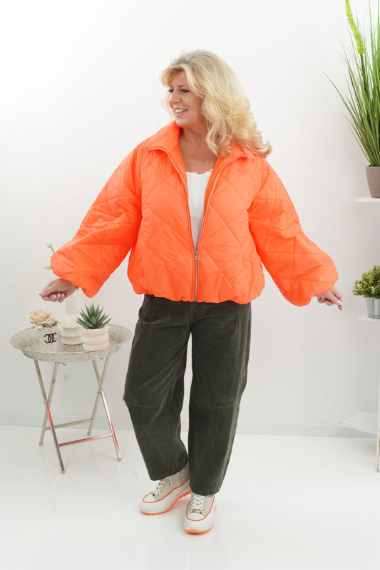 Auffällige Steppjacke in leuchtendem Neon-Orange (38-42+)