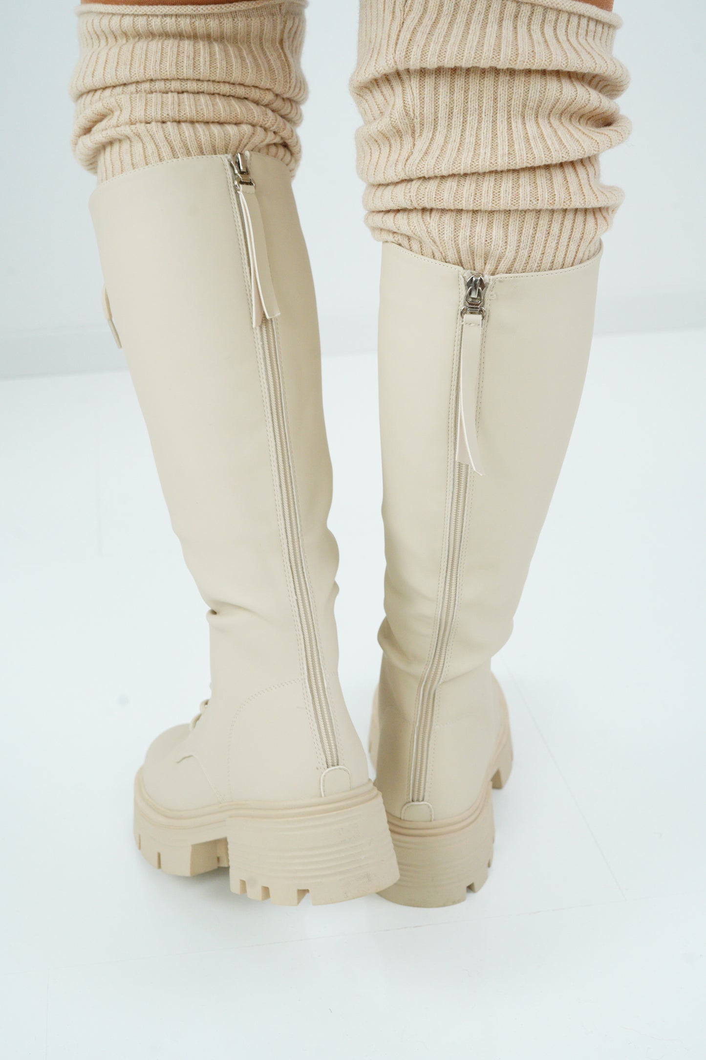 Schnürstiefel in Beige (36-41)