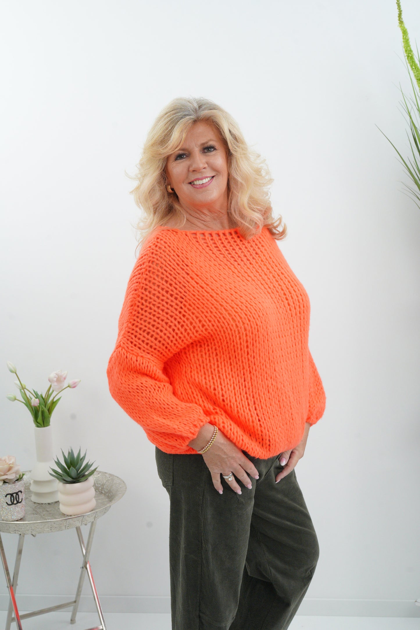 Leuchtender Pullover in auffälligem Neon-Orange (38-44)