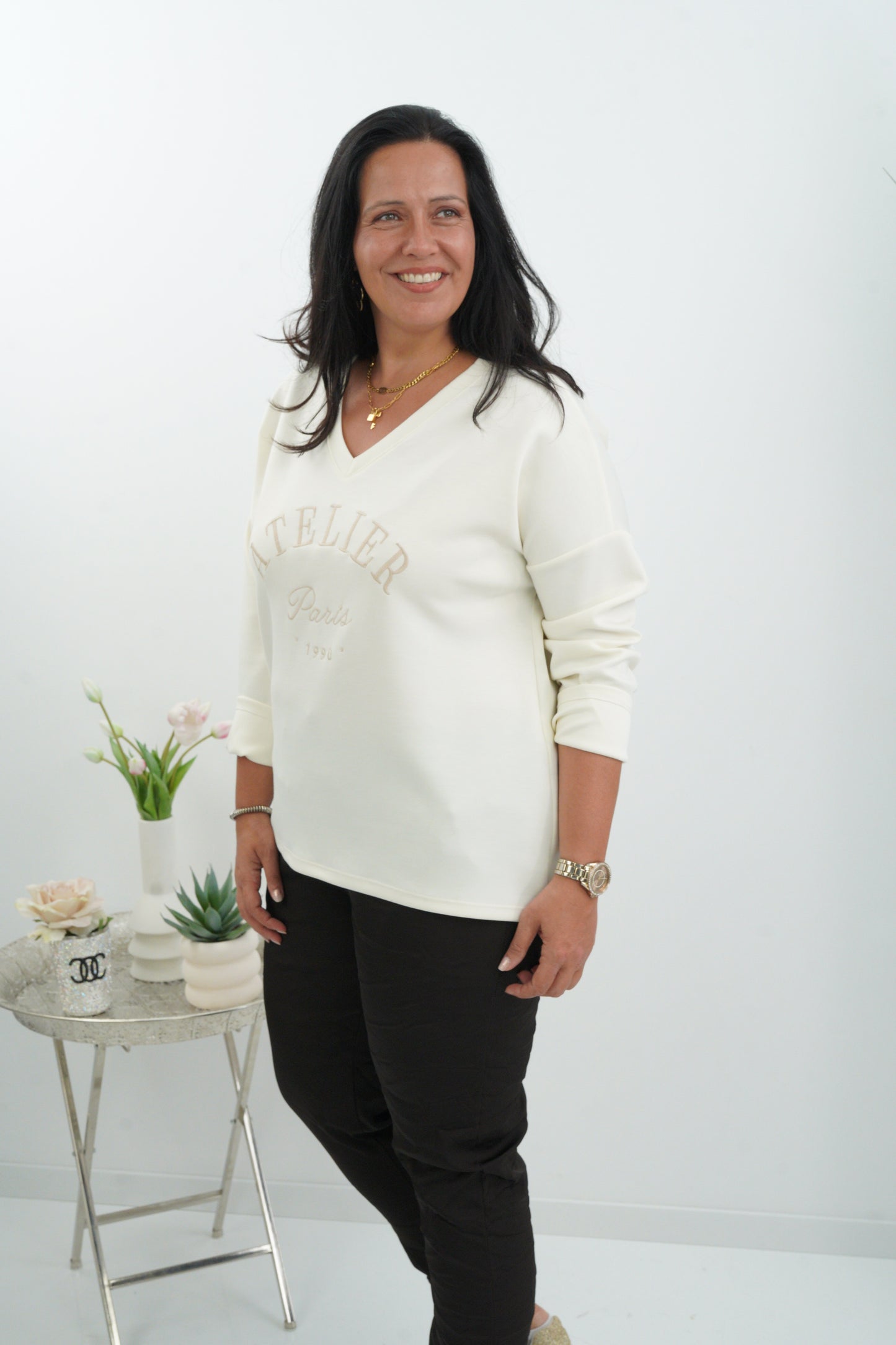 Sweatshirt in Ecru mit besonderem Kontrastdetail (40-44)