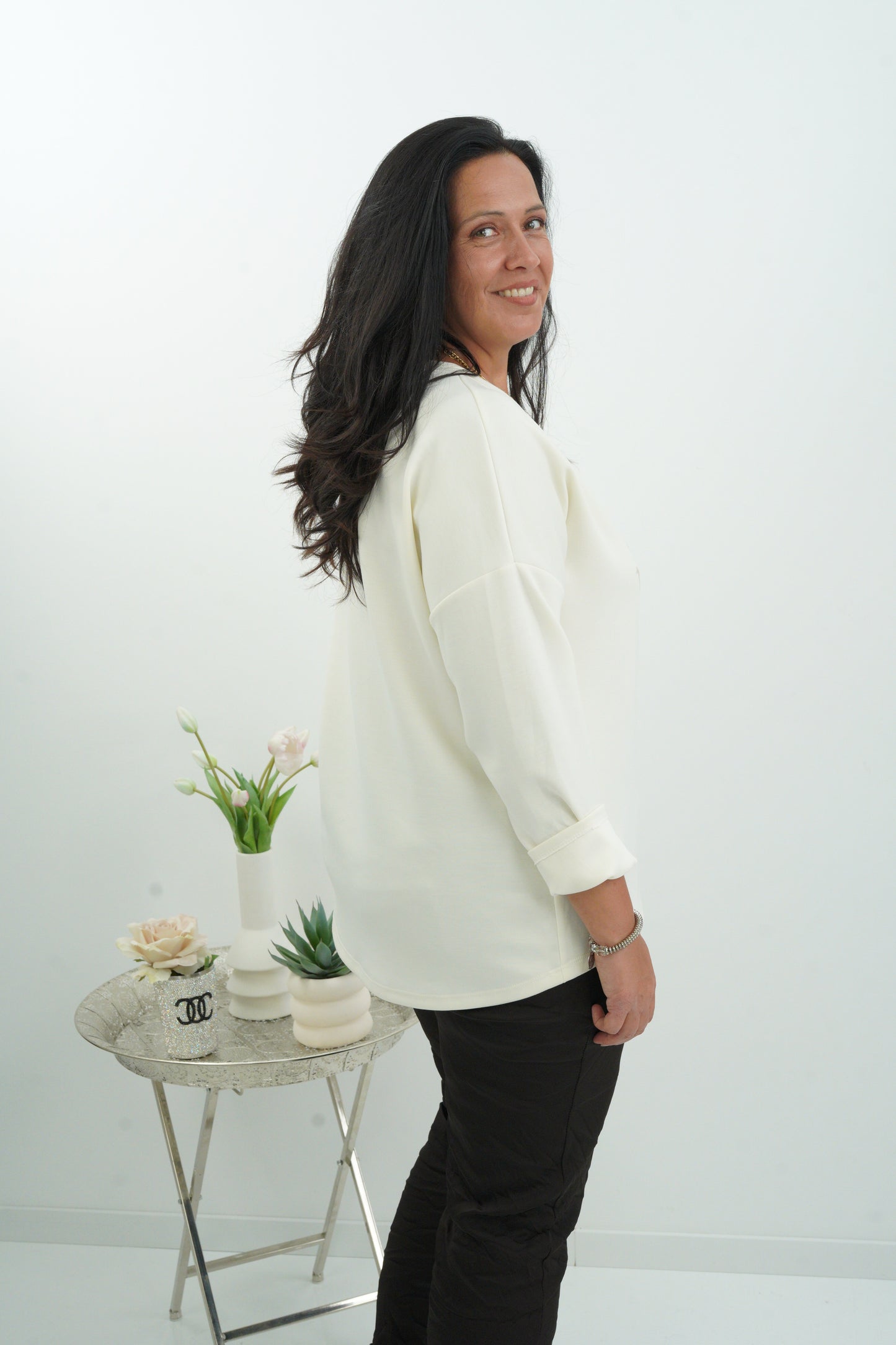 Sweatshirt in Ecru mit besonderem Kontrastdetail (40-44)
