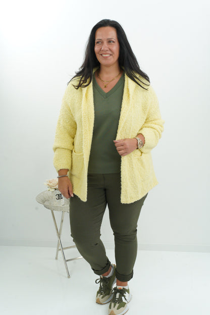 Kuschelige Strickjacke in sanftem Vanille (40-44)
