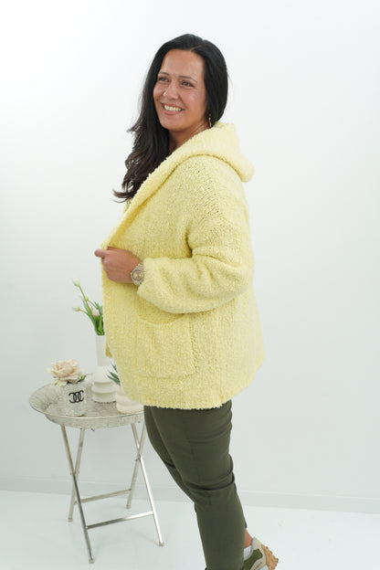 Kuschelige Strickjacke in sanftem Vanille (40-44)