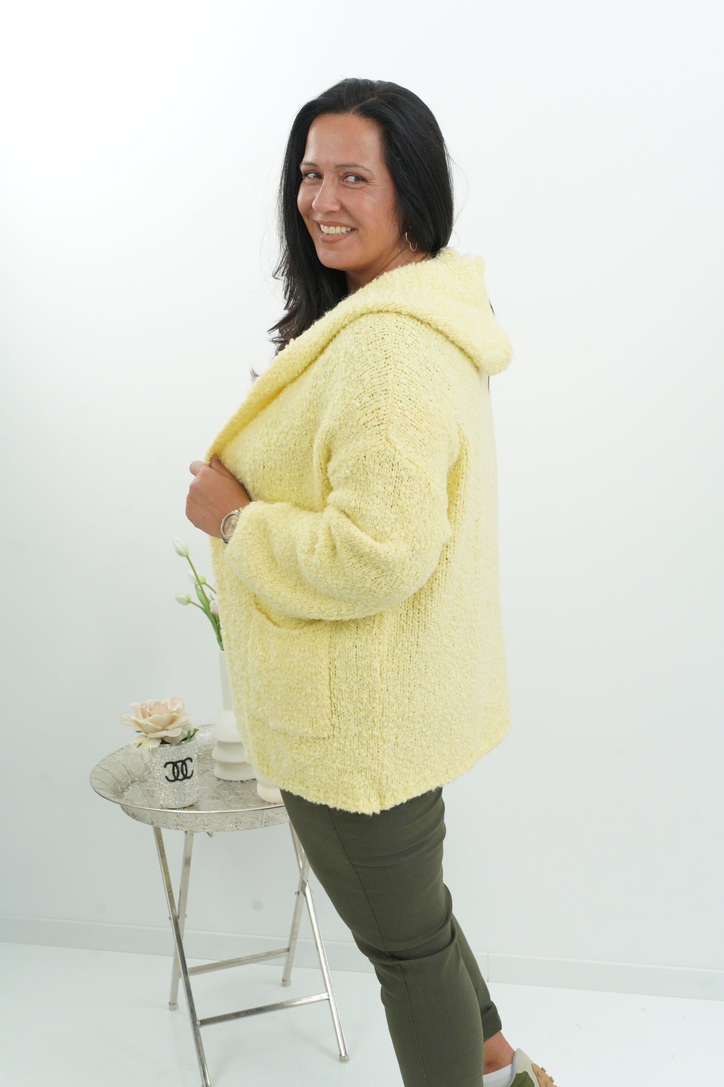 Kuschelige Strickjacke in sanftem Vanille (40-44)