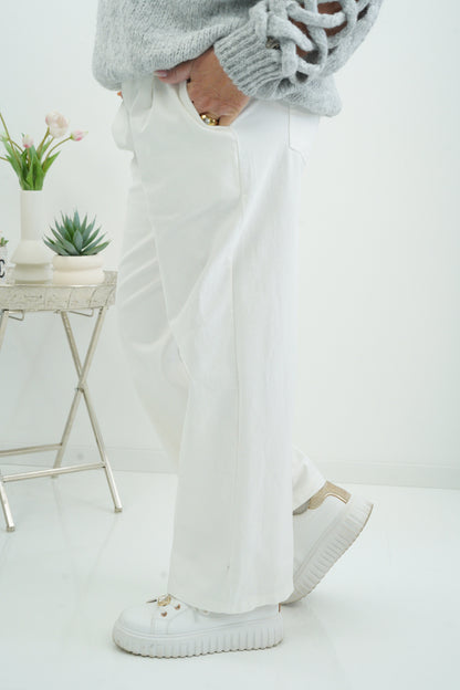 Hose in zeitlosem Off-White (36-40+)