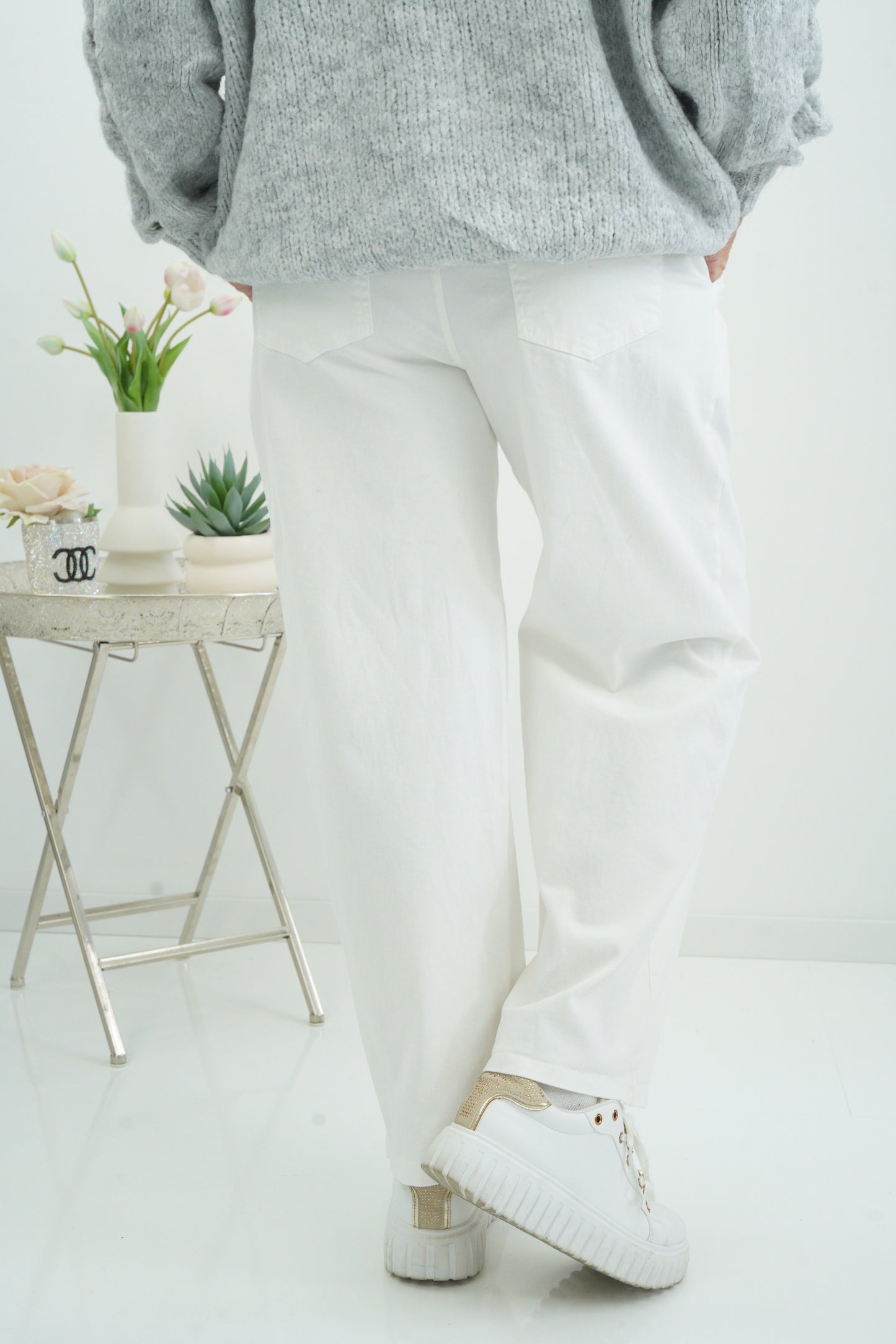 Hose in zeitlosem Off-White (36-40+)