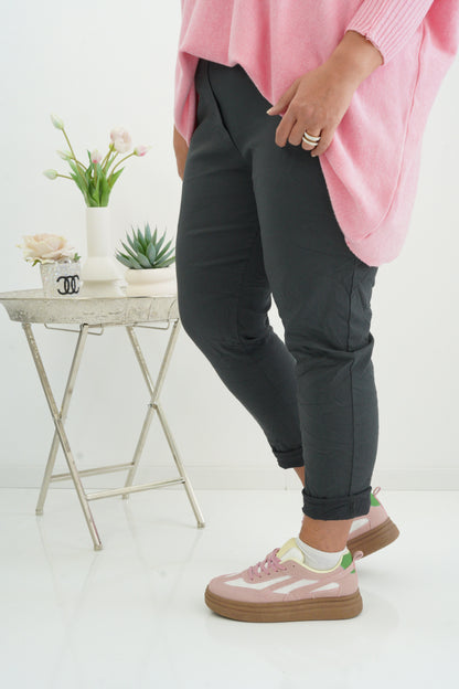 Lässige Joggpant in Anthrazit (42-46/48)
