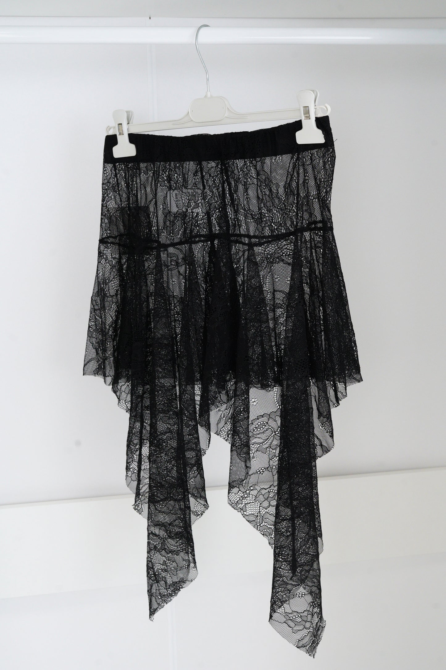 Asymmetrischer Blender in Schwarz (38-42+)