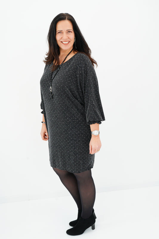 Kleid in Schwarz (40-44+)