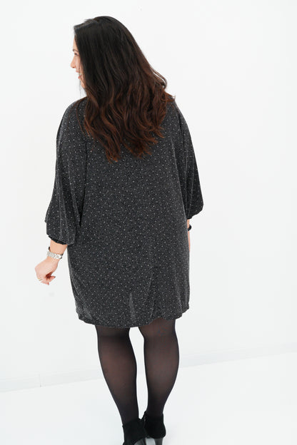 Kleid in Schwarz (40-44+)