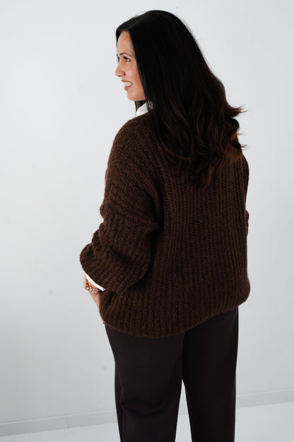 Pullover in Chocolate (40-44+)