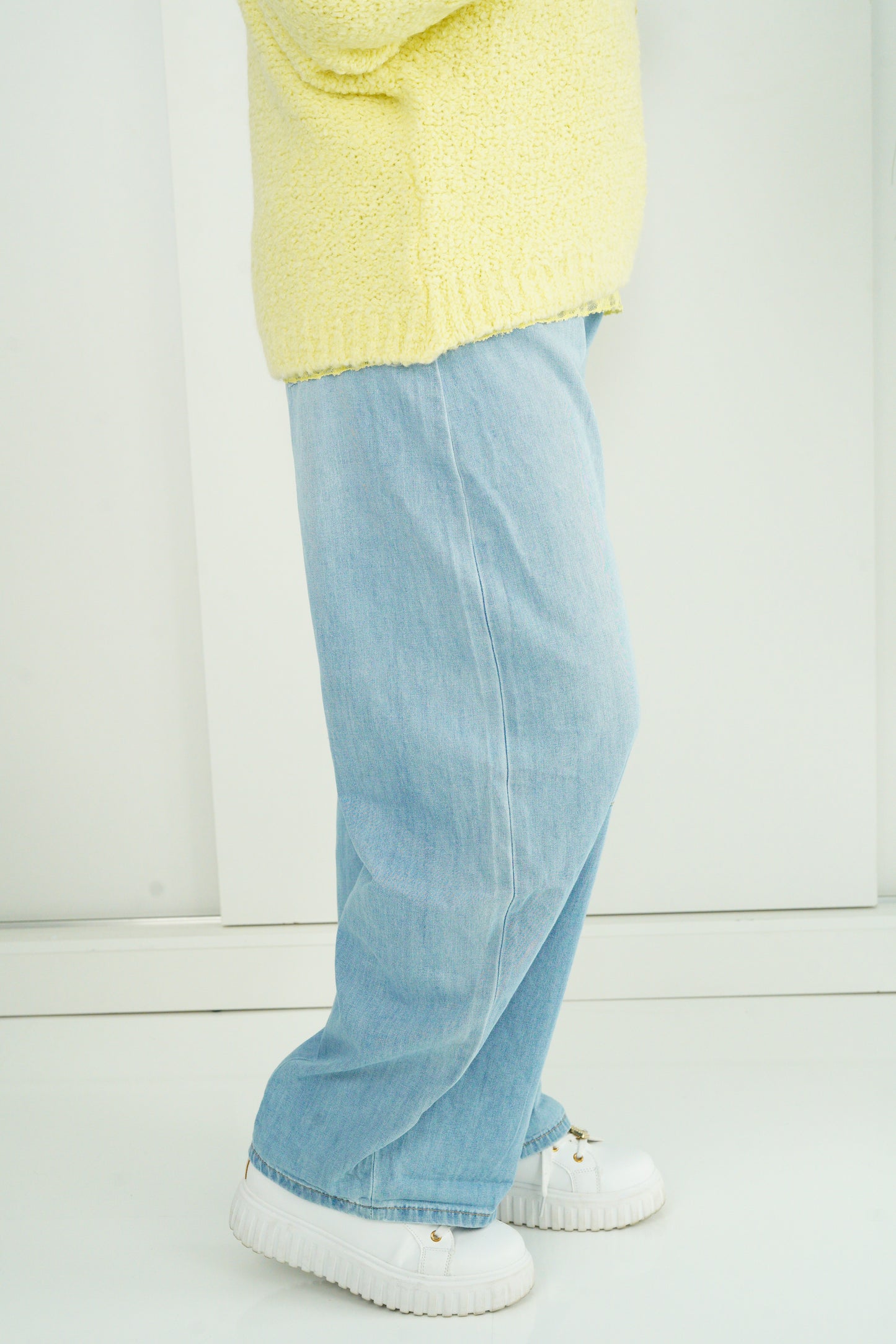 Barrel Jeans in Light Blue (L,XL)