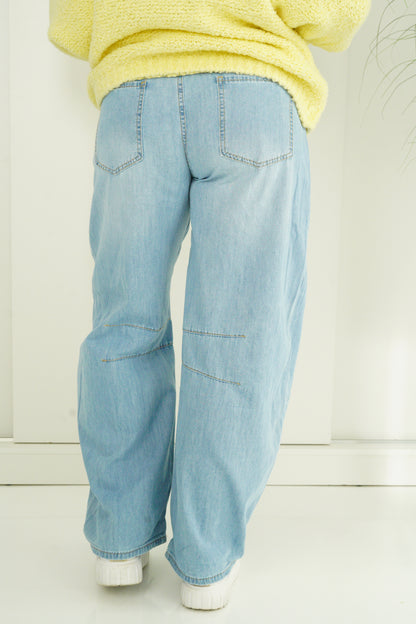 Barrel Jeans in Light Blue (L,XL)