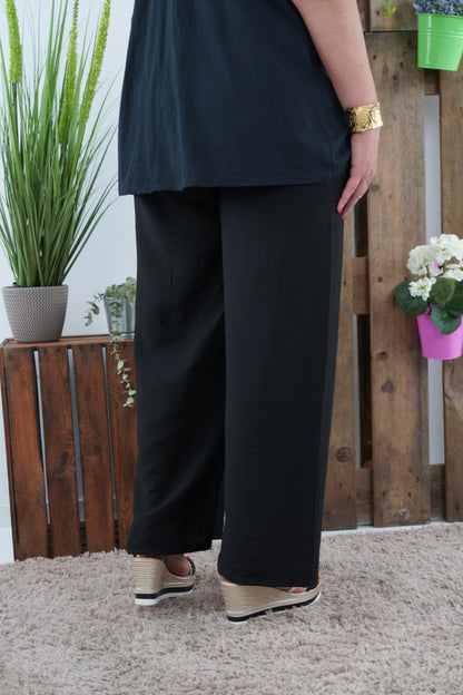 Marlenehose in Schwarz (42-44+)
