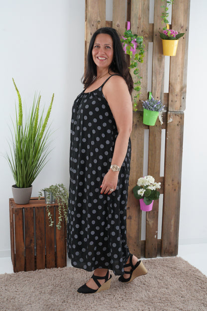 Kleid in Schwarz (38-44+)