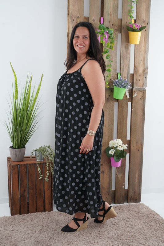 Kleid in Schwarz (38-44+)