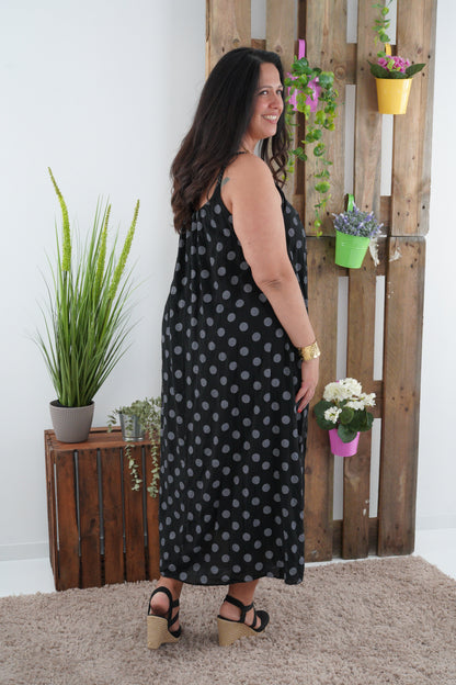 Kleid in Schwarz (38-44+)