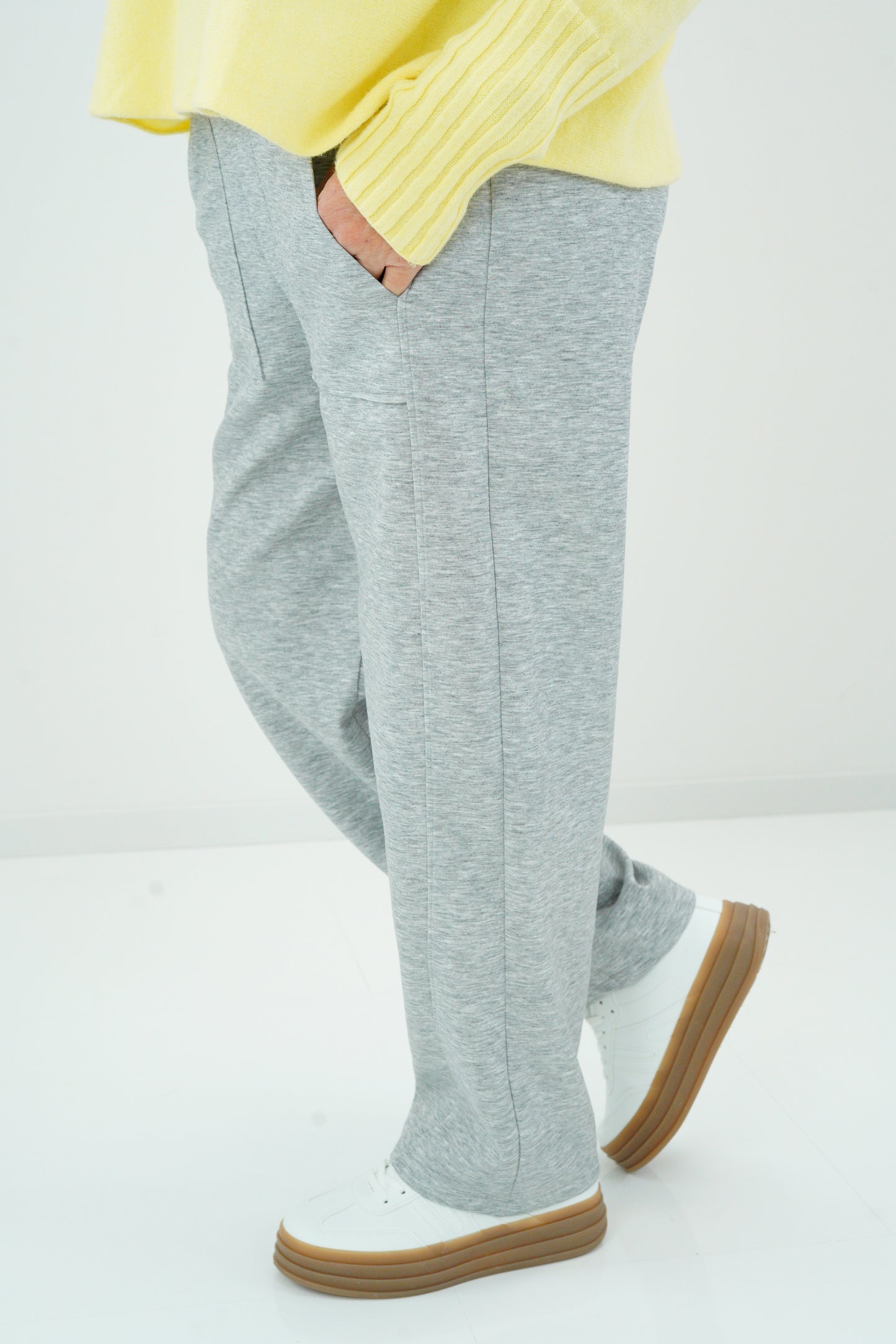 Hose in Hellgrau meliert (38-42)