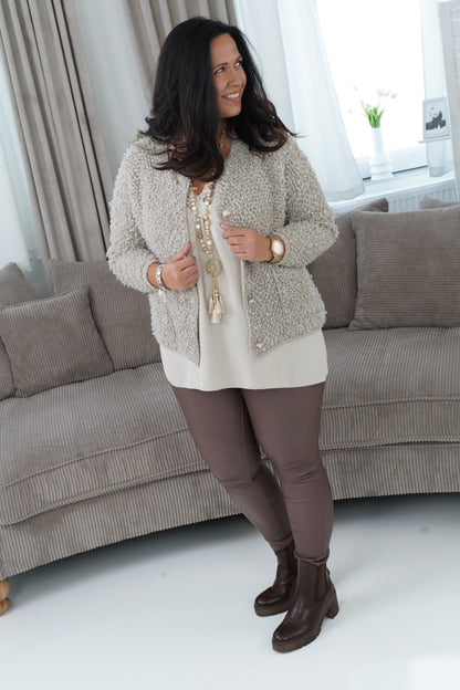Stickjacke in Beige (38-44)