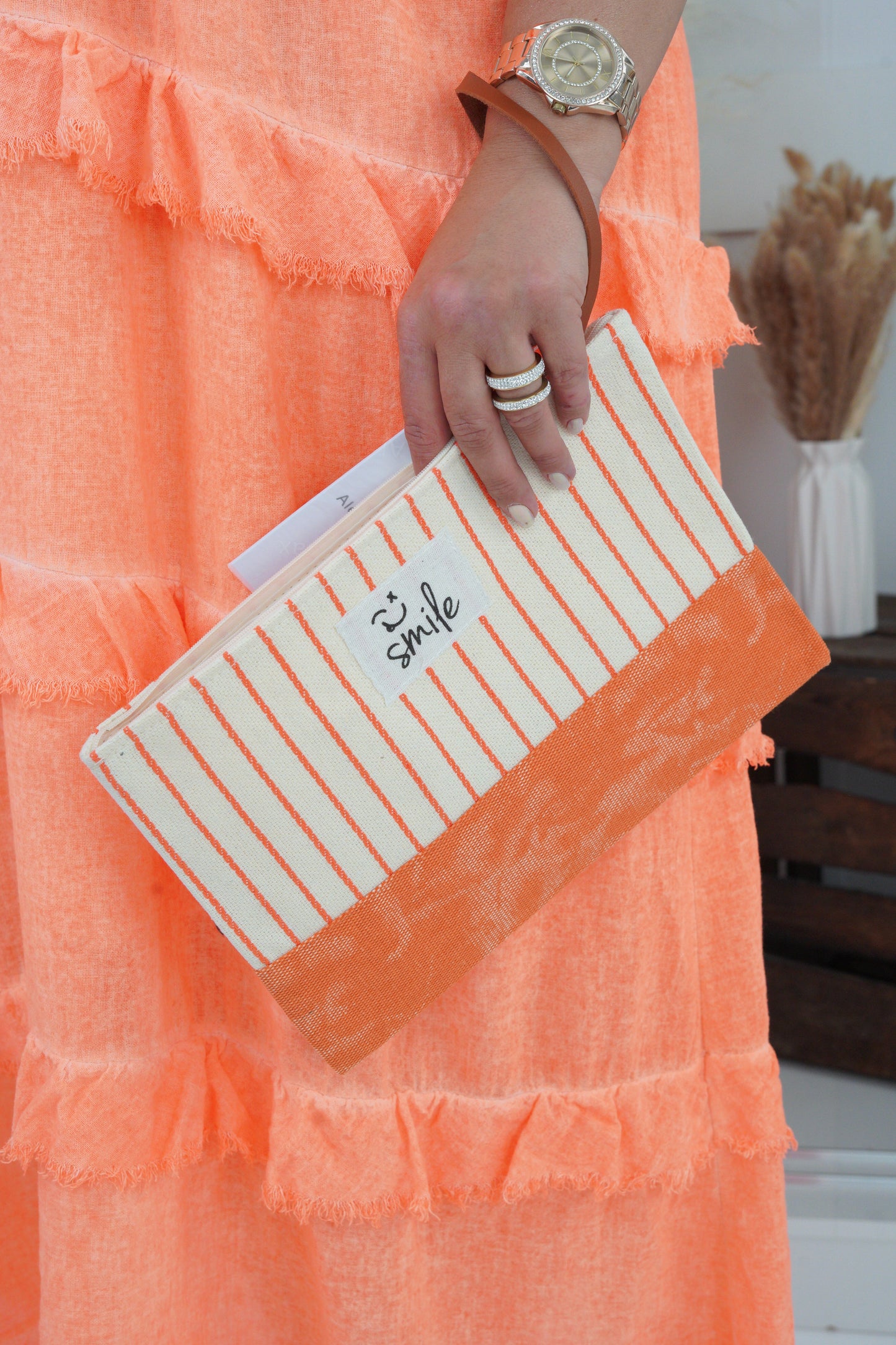 Clutch in Orange-Beige (One Size)