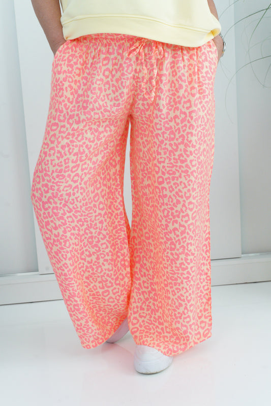 Marlene Hose in Leo-Neon-Pink (40-44)