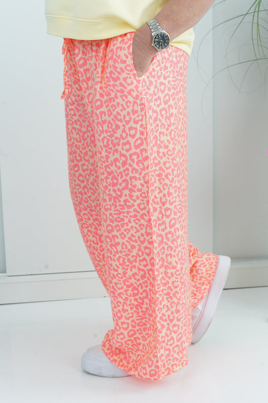 Marlene Hose in Leo-Neon-Pink (40-44)