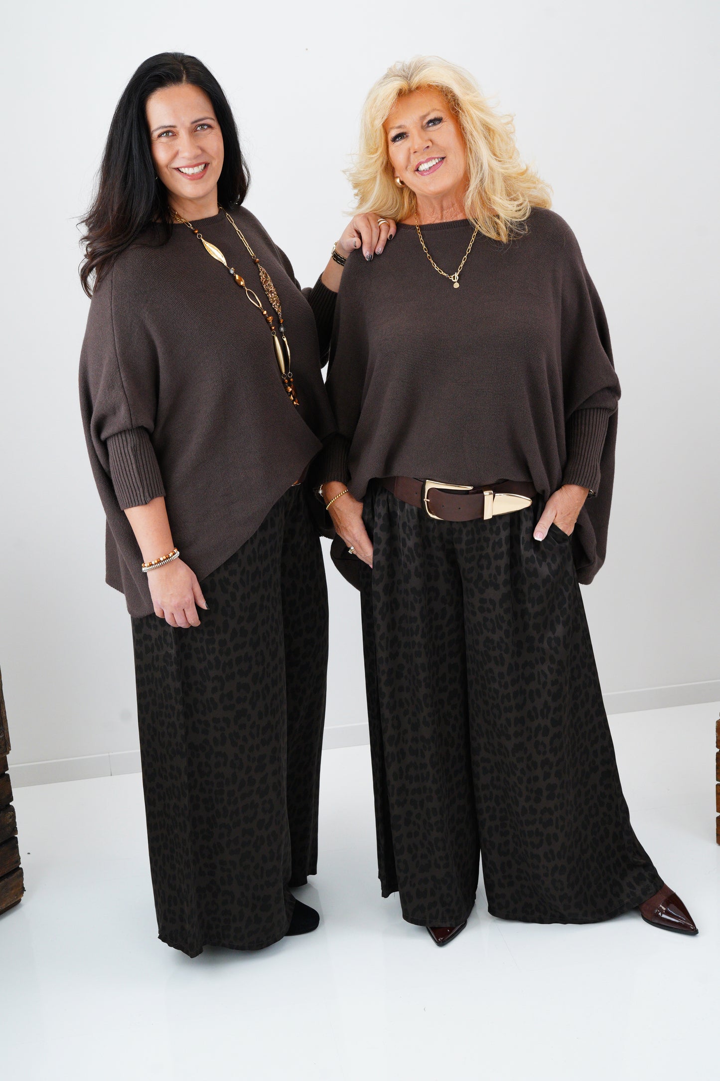 Marlene Hose in Chocolate mit Leo (38-44)