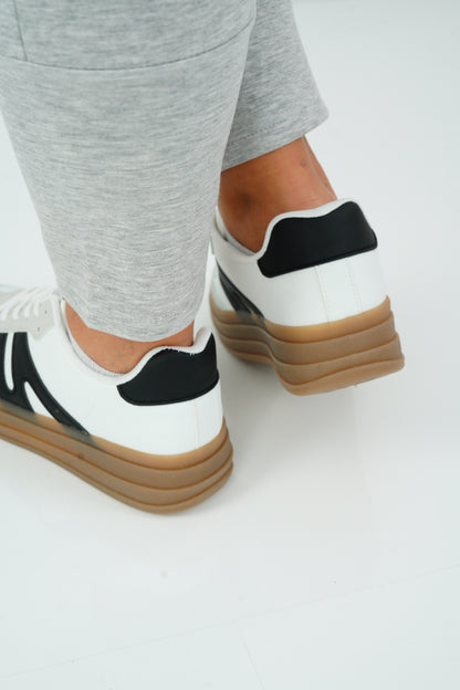 Sneaker in Weiß-Schwarz (36-41)