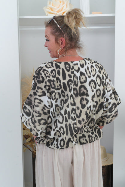 Shirt in Leo-Weiß (38-42)