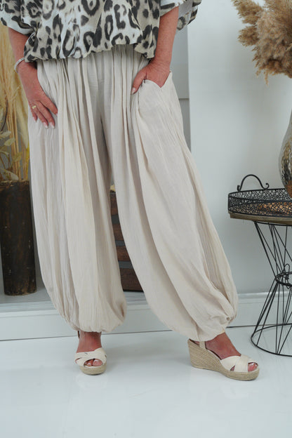 Hose in Beige (40-44+)